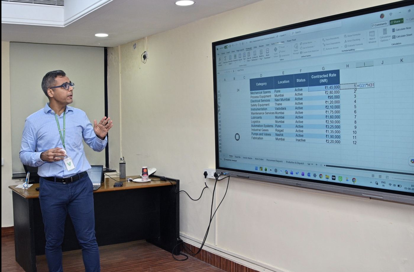 Faiyaz M Khairaz training a corporate team, photo 2